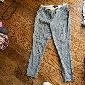Size 00p Ryan ankle length houndstooth pants
